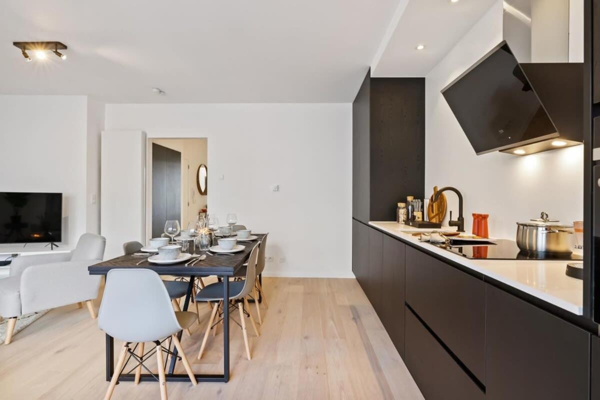 Huswell - Renovated Apartment In The Heart Of Остенде Экстерьер фото