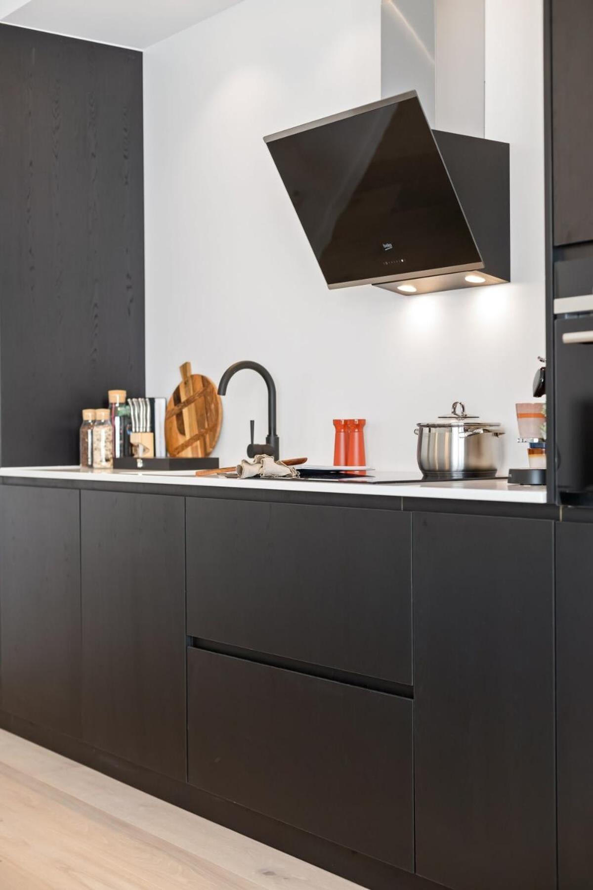Huswell - Renovated Apartment In The Heart Of Остенде Экстерьер фото